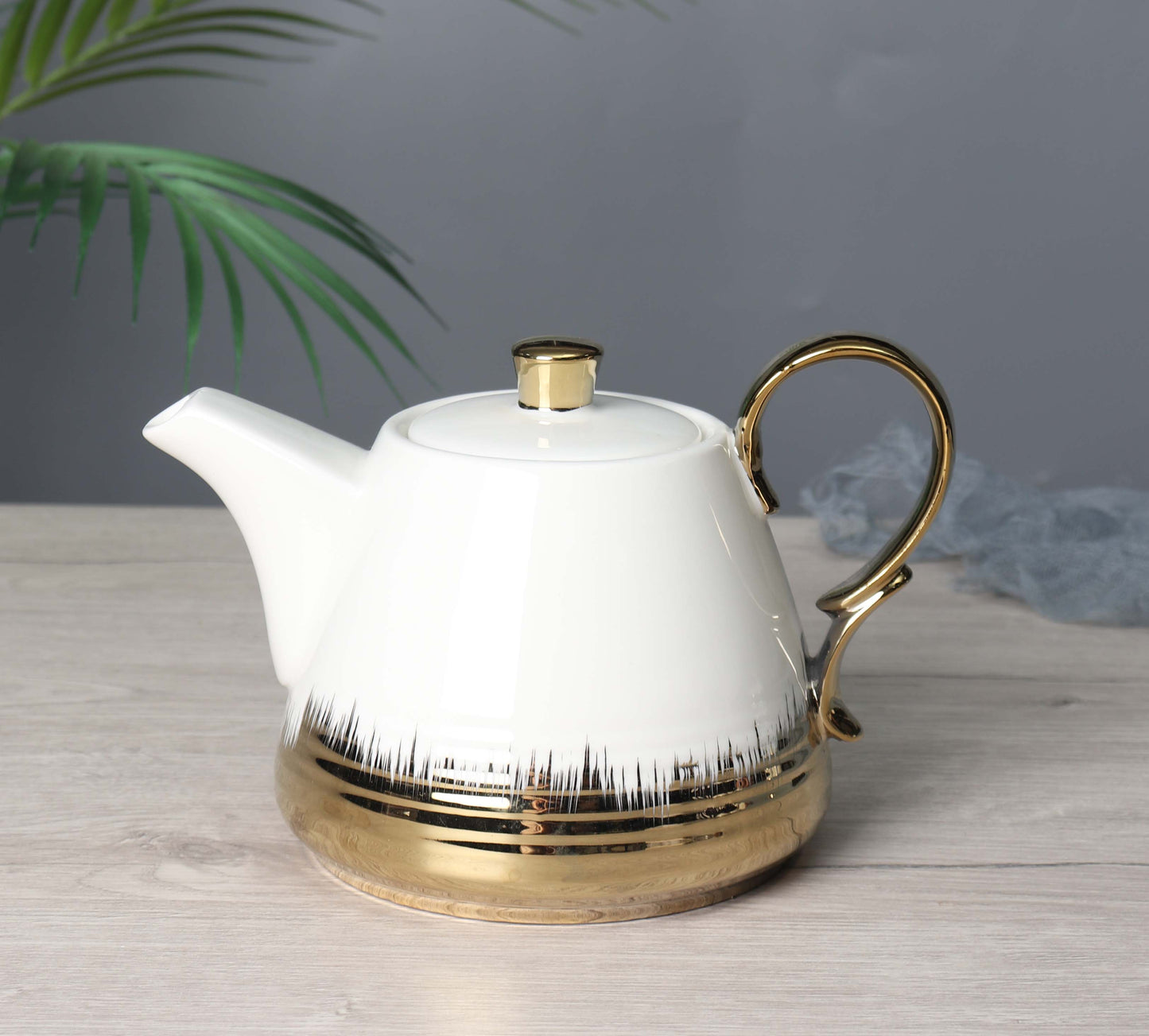 Luxe Elegance Ceramic Teapot– Silver & Gold Variants