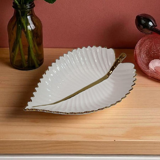 Luxury Leaf Shaped Ceramic Serving Platter with Gold Detailing – Elegant Dinnerware for Modern Homes